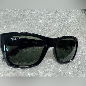 045 Ray-Ban RB4194 polarized sunglasses-Great condition!